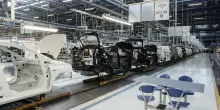 Il piano Italia di Stellantis: dismettere i siti