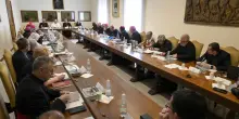 Oggi i vescovi al voto sul documento pro Lgbt che sfida Leone XIV