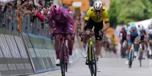 Giro d'Italia, Pedersen cala il poker piegando Van Aert e la rosa di del Toro