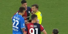 A Napoli, partita sospesa per quasi 5 minuti contro il Cagliari: svelato il motivo