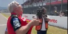 Polemica Ducati al Mugello: il gesto di Tardozzi contro i tifosi è per difendere Marquez