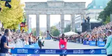 Maratona di Berlino: nel caldo vince Sebastian Sawe, tre successi su tre maratone