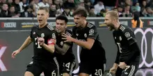 Il Bayern non sbaglia: Borussia Mönchengladbach ko. Il Lipsia ne fa sei
