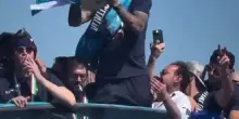 Festa Scudetto Napoli, sigarette sul pullman: chi sono i giocatori che hanno fumato
