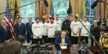 La Juve ricevuta da Trump alla Casa Bianca: Elkann, Tudor, Locatelli e compagni nello Studio Ovale