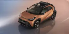 Toyota Aygo X Ibrida: L'Approccio Multi-Energia per una Mobilità Sostenibile