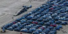 Immatricolazioni giù, auto ibride restano le preferite