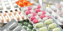 Come si assume un farmaco e con quali rischi? Così cittadini e sanitari si informano e formano