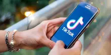 TikTok multata di 530 milioni dall’Irlanda per invio dati in Cina