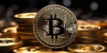 Bitcoin: torna sopra i 100.000 $, prima volta da febbraio