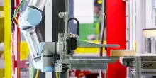 Amazon presenta Vulcan, il robot col senso del tatto