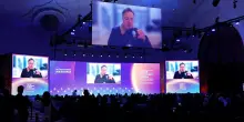 Musk: «Spenderò meno per la politica, resto alla guida di Tesla»