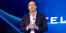 I dossier sul tavolo del nuovo ceo: marchi, dazi e nuove tecnologie. Cosi Stellantis affronta la tempesta dell’automotive