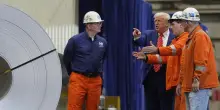 La reazione Ue: «I dazi di Trump al 50% sull’acciaio minano i negoziati»