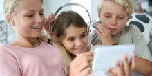 Ue, in arrivo a luglio una app per il controllo dell’età sui social