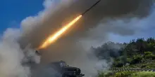 Ucraina, Uk fornirà 100mila droni entro aprile 2026. Niente Ramstein per Hegseth