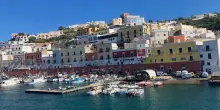 Tra gli anfratti di Ponza inseguendo miti e leggende