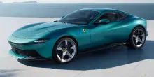 Ferrari Amalfi, debutta l’erede della Roma. Tutto quello che c’è da sapere: caratteristiche, prestazioni e prezzi