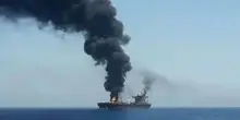 «Esplosa una petroliera nel Mediterraneo, quinto caso sospetto»