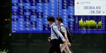 Borse asiatiche negative, tensioni per la scadenza della moratoria sui dazi di Trump