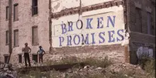 New York, l’America e le promesse infrante nell’opera di John Fekner