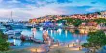 Turista tedesca investe e uccide a Porto Cervo: moglie di dirigente Lufthansa coinvolta nel tragico incidente