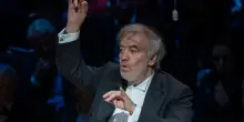 Il direttore filo-putiniano Gergiev torna a dirigere in Italia: è polemica