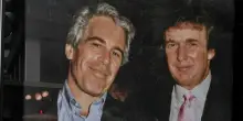Ecco che cosa contiene il biglietto di auguri «osceno» di Trump inviato a Epstein nel 2003