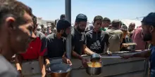 Raid di terra israeliani a Deir el-Balah, Gaza sprofonda nella carestia