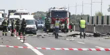 Brescia, ultraleggero precipita sul raccordo Ospitaletto-Montichiari: due morti. Traffico sospeso