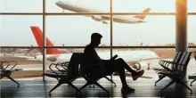 Estate calda per le tariffe aeree: tornano a salire con prenotazioni in calo