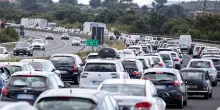 Vacanze: ad agosto 18 milioni in viaggio, 70% resta in Italia. Spesa da 18 miliardi