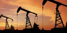 Opec+, accordo per aumentare la produzione di greggio