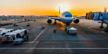 Enac: entro l’estate 2026 liquidi a bordo oltre i limiti in tutti gli aeroporti
