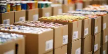 Dai biscotti per l’infanzia a salumi e formaggi Dop, in vigore il decreto sul cibo per le persone indigenti