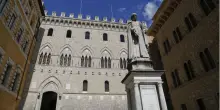 Banche in calo in Europa frenate dalle francesi, a Milano in coda Mps e Sondrio