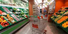 Inflazione ad agosto scende all’1,6%, carrello della spesa vola a +3,5%