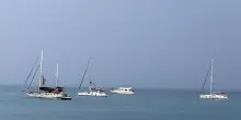 Flotilla per Gaza: «Colpita con un drone la barca di Greta Thunberg»