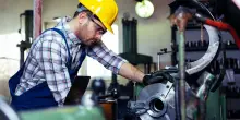 L’ombra dei dazi frena l’export: la metalmeccanica rallenta