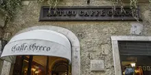 Chiude l’antico Caffè Greco di Roma