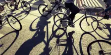 La mobilità sostenibile cresce in Italia, ma serve una spinta culturale