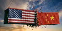 Cina, in vigore le nuove tasse portuali sulle navi Usa. Pechino: pronti a una guerra commerciale fino alla fine