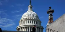 Shutdown, giudice blocca per ora i licenziamenti di Trump
