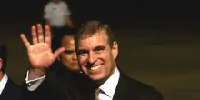 Il principe Andrea rinuncia al suo titolo reale