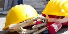 Precipita per sette metri in un cantiere, morte bianca nel Napoletano