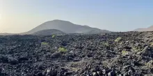 L’estate continua a Lanzarote, isola di vulcani grotte laviche e natura misteriosa