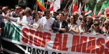 A Roma la manifestazione per Gaza. Avs, Pd e M5s esultano: "Siamo 300 mila". Fischi a Gad Lerner