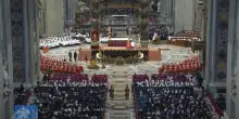 “Un Papa per questo mondo che tende a dimenticare Dio", dice il decano Re ai cardinali pronti per il Conclave