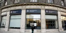 A Mediobanca è l'ora dei “barbari”