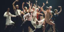 Chanel firma i costumi del balletto Red carpet di Hofesh Shechter